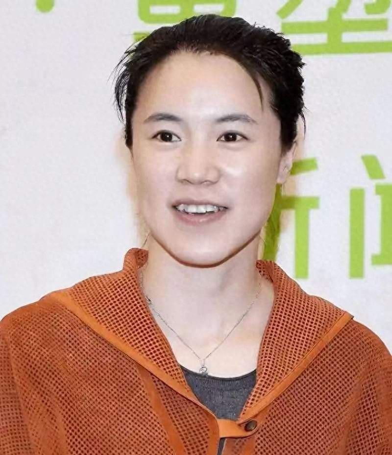 中国乒乓女队历史最伟大选手_邓亚萍王楠张怡宁李晓霞比较_邓亚萍乒乓球有多强