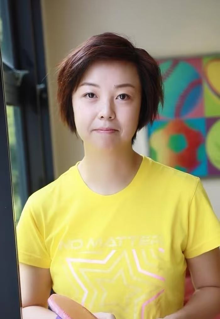 中国乒乓女队历史最伟大选手_邓亚萍王楠张怡宁李晓霞比较_邓亚萍乒乓球有多强