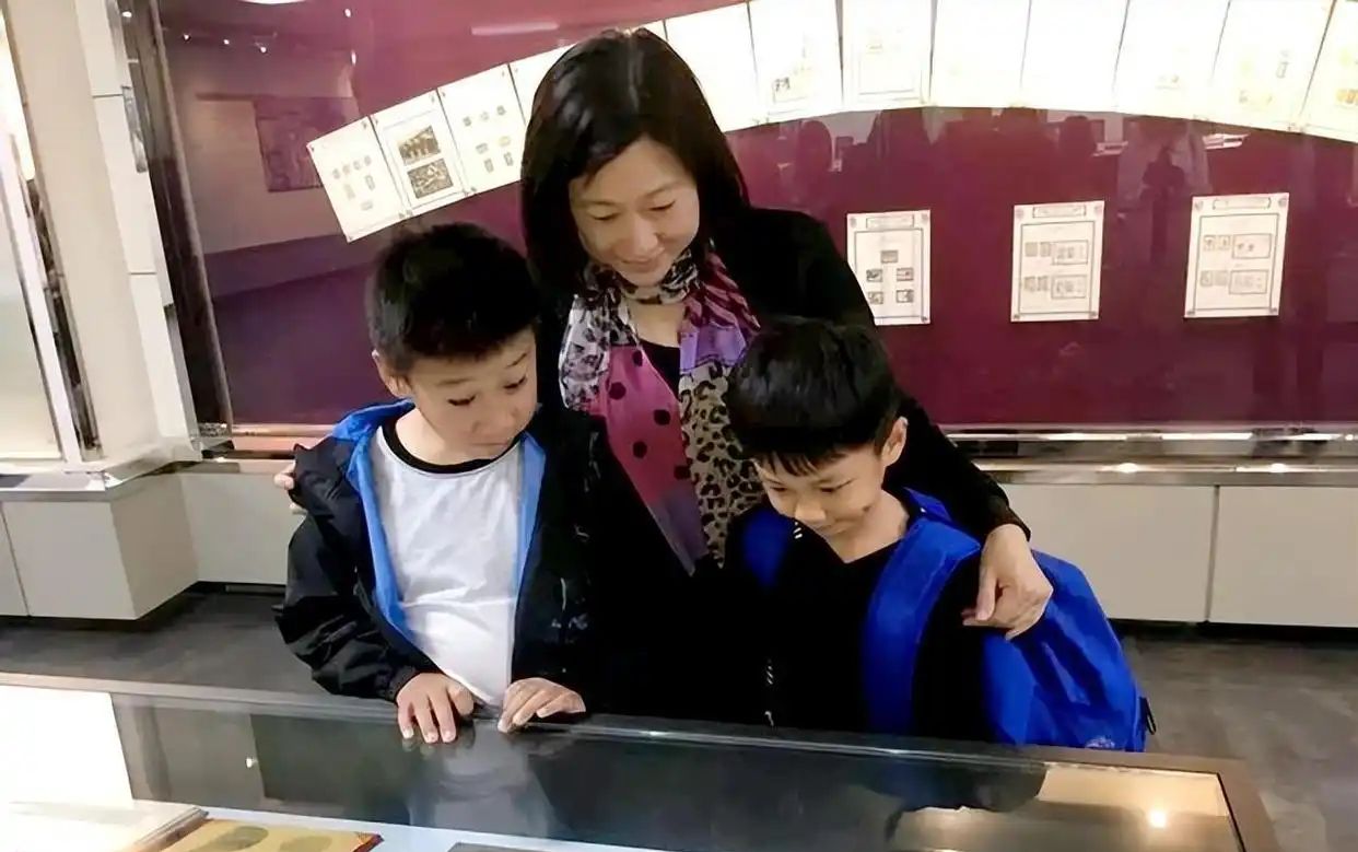 陈静乒乓球运动员 退役人生经历 广州华南师范大学 教授_乒乓球陈静的前夫是谁