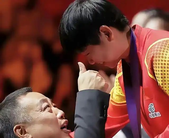 邓亚萍孙颖莎技术对比_乒乓球运动员邓亚萍的技术打法_女子乒乓球力量演变