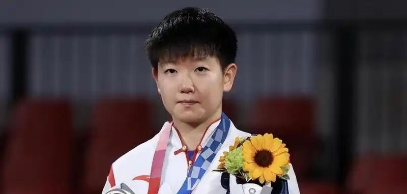 女子乒乓球力量演变_邓亚萍孙颖莎技术对比_乒乓球运动员邓亚萍的技术打法